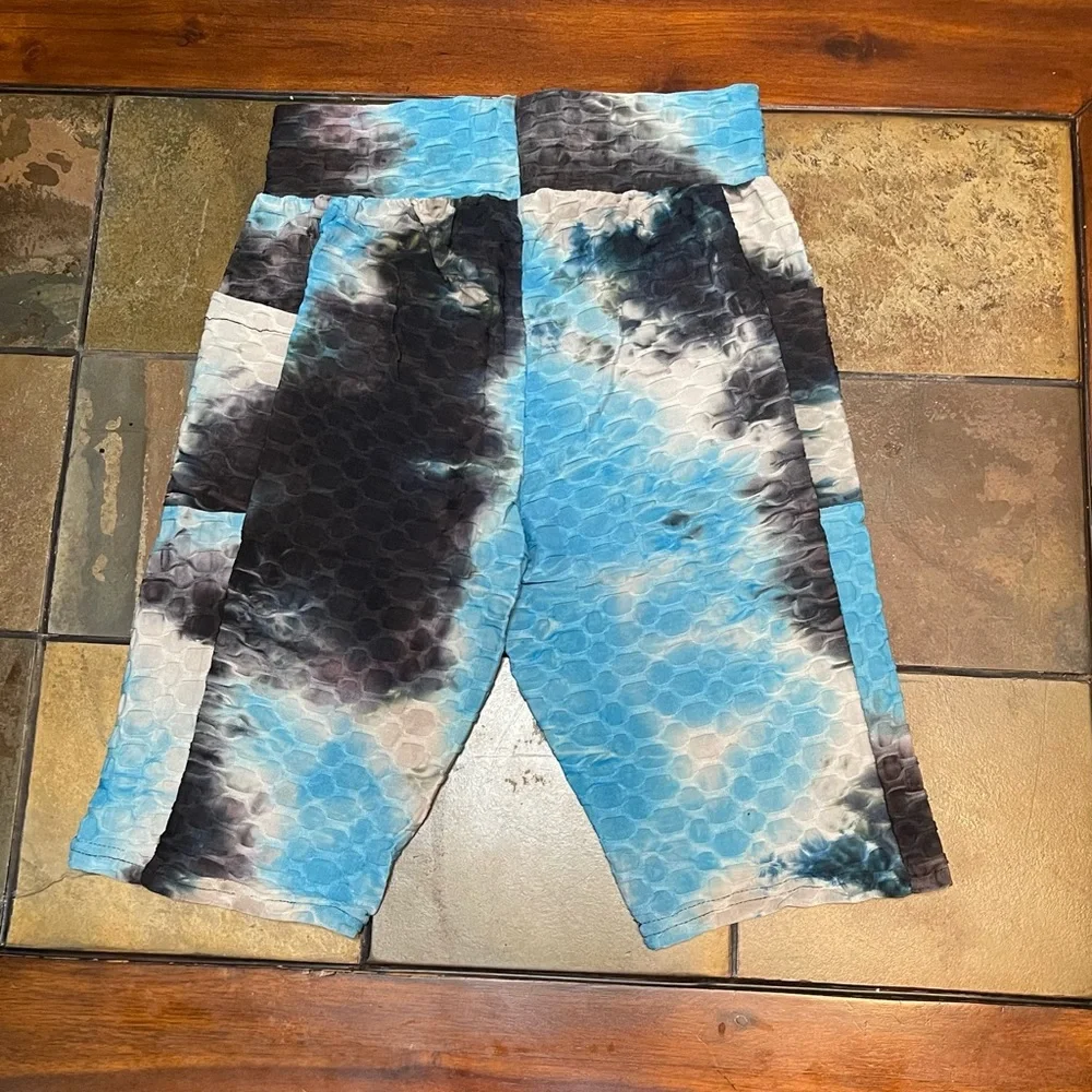 New Women’s Blue active Tie dye biker shorts leggings size L/XL New